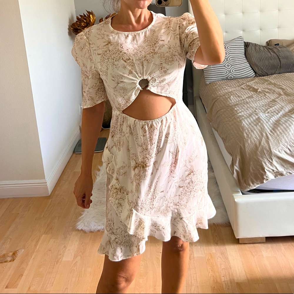 NEW Missguided White Porcelain Cut Out Front Mini Dress - Picture 4 of 5